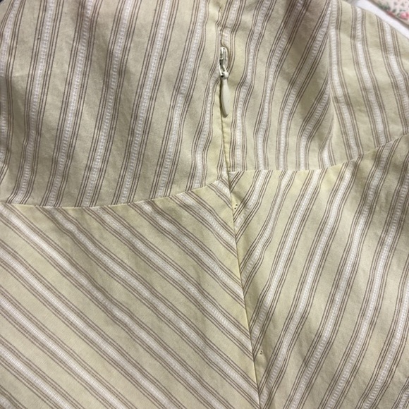 2010s Express Beige Striped Top with Lace Detail, sleeveless, XS - Picture 8 of 10